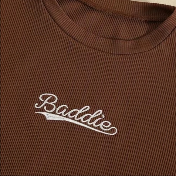 BADDIE Embroidered Ribbed Knit Crop Top - Picture 2 of 5